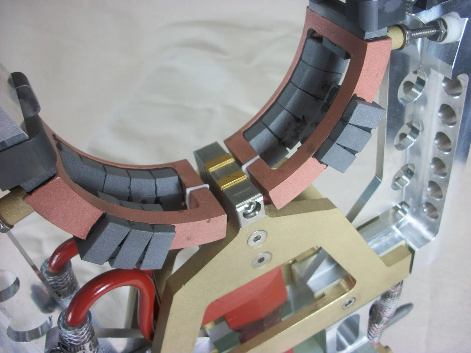 Crankshaft induction coil with concentrators and structure